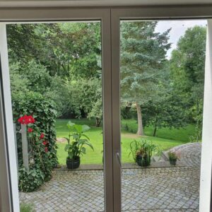 Traumhafte 3 Zimmer EG Wohnung mit Doppelgarage zu vermieten