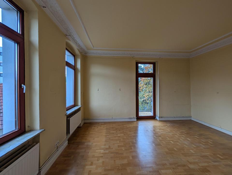 BS Innenstadtnah: 5-Zi. Altbau Wohnung im 1. OG von Privat: BLK, Stuck, Parkett, Garten – Bild 5