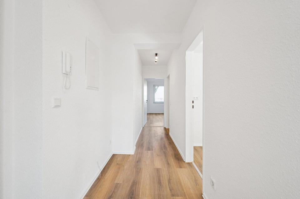 Sofort bezugsfrei! 2-Zimmerwohnung mit Balkon und Garagenstellplatz – Bild 8