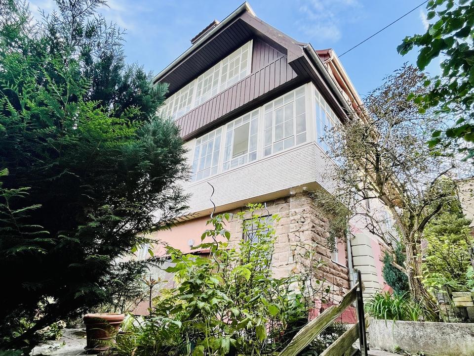 Schönes 2-Familienhaus mit zwei weiteren Zimmern im Gartengeschoss und ausbaufähiges DG! – Bild 4