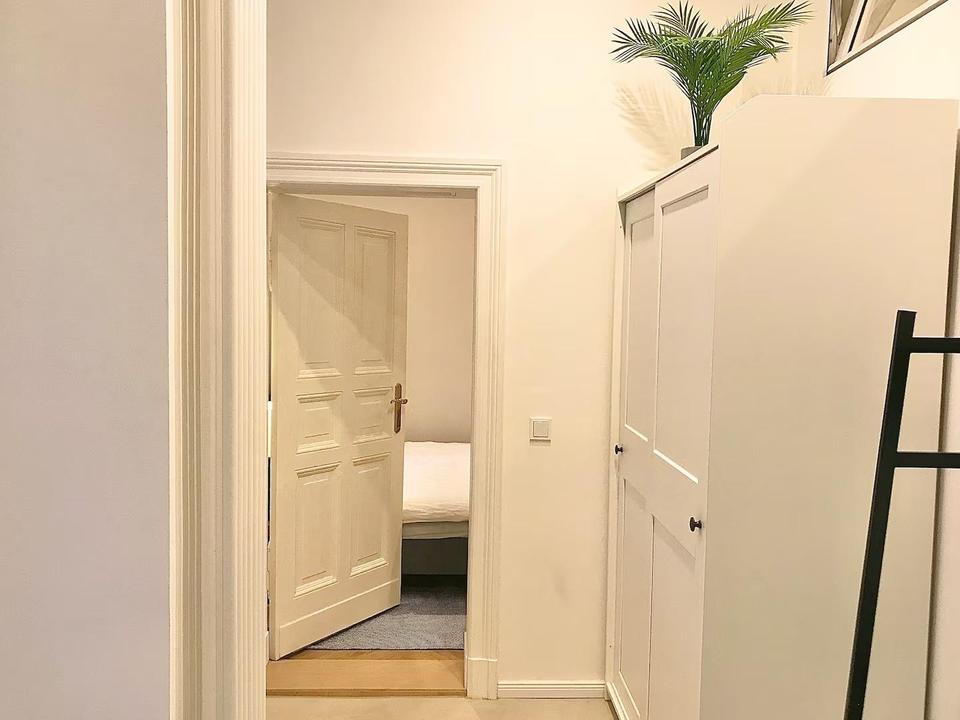 Toplage nahe Savignyplatz & Kudamm • Exklusiv saniert • 2 Eingänge, als WG nutzbar – Bild 19