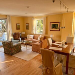 Stilvolle 3-Zimmer Wohnung mit 2 Balkonen & Tiefgarage