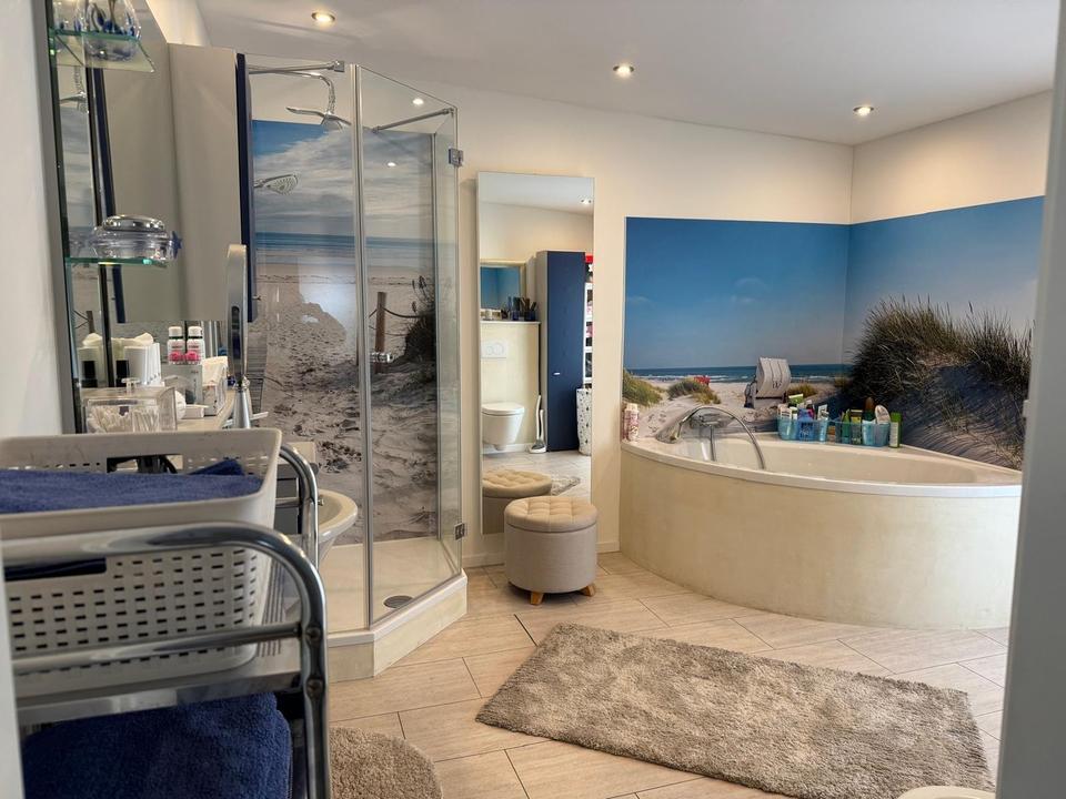 Von PRIVAT: Charmantes Mehrgenerationenhaus mit großem Saal und Einliegerwohnung – Bild 6