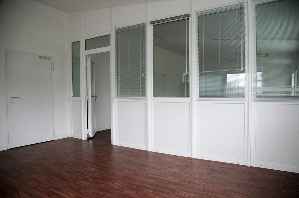 Büro in Bad Bramstedt 120,00 m² / 6,0 pro m² / 3 Stellplätze Kostenfrei – Bild 2