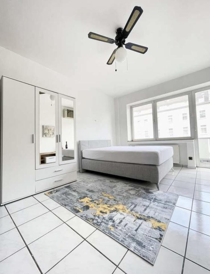 Stilvolle 1-Zimmer-Wohnung mit Einbauküche und Balkon in Unterbilk-Hafen – Bild 3