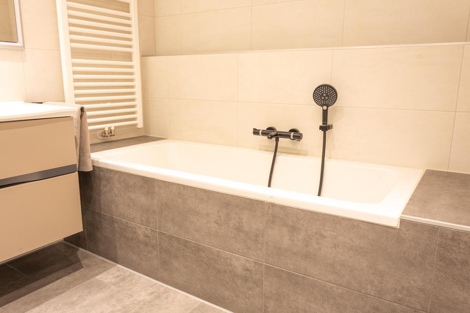 *wunderschönes Wohnambiente, 4 Zi, ca. 108 m², inkl. EBK, lux. Möblierung u. Balkon, zentrumsnah* – Bild 25