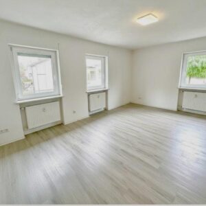 *** Kernsanierte 3 Zimmer Wohnung mit Balkon ***