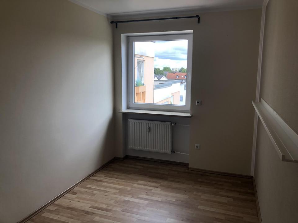 Vermietete, modernisierte 4,5-Zimmer-Wohnung mit Balkon und EBK in Landshut – Bild 11