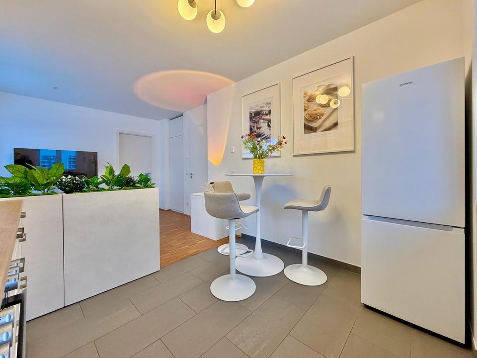 All-Inclusive-Miete: Vollmöbliertes WG-Zimmer mit exklusivem Balkon & Aufzug in Neubau-Siedlung! – Bild 32