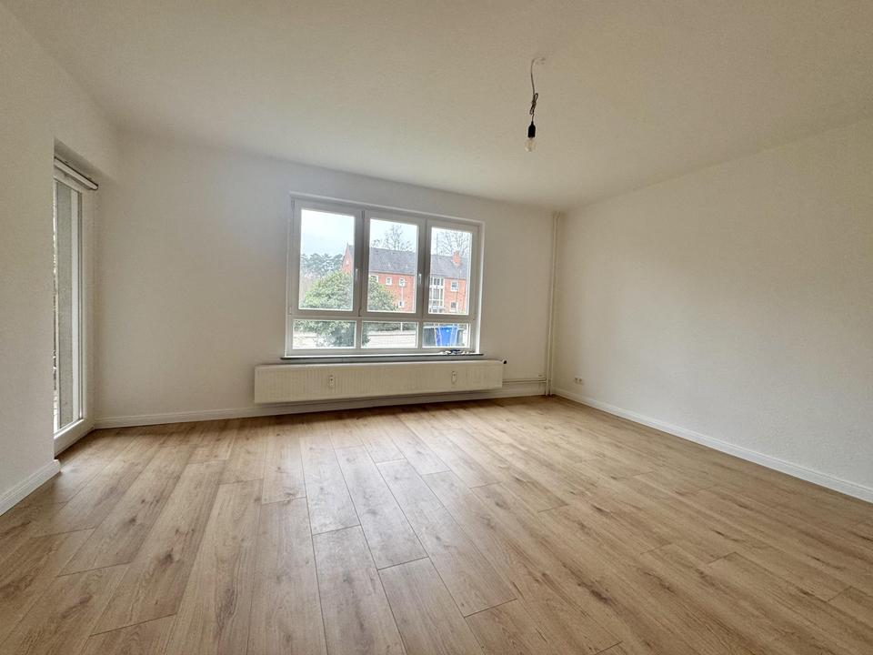 Sofort einziehen! Modernisierte 3-Zimmerwohnung mit Terrasse