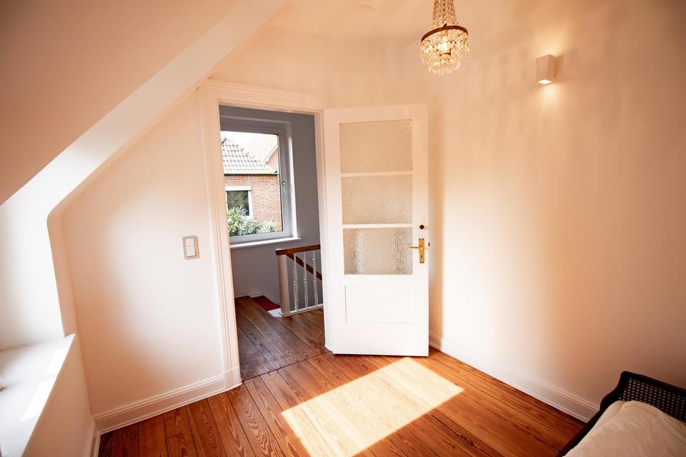 Wundervolle kleine Villa mit traumhaften Garten - komplett saniert! – Bild 35