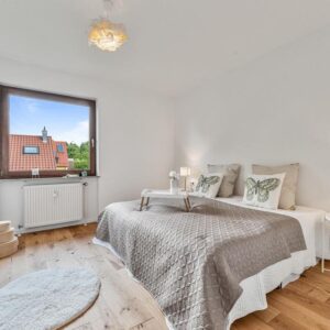 sofort frei: Hochwertig renovierte 3-Zimmer mit Südbalkon