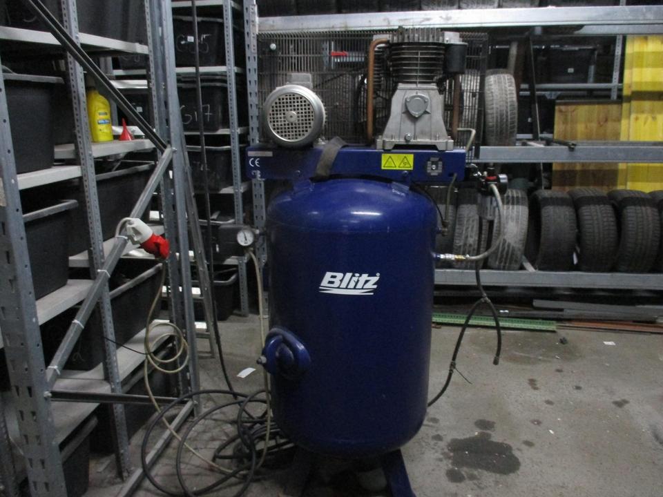 Pkw Werkstatt-KFZ-Transporter-LKw Werkstatt mit Autoplatz – Bild 13