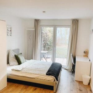 Helles Apartment mit Terasse/Garten (vollmöbliert + frisch saniert)