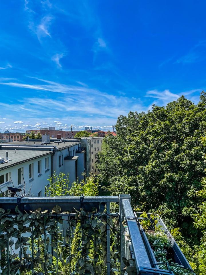 Top Sanierte 77qm Altbauwohnung in Berlin Mitte mit sonnigen Balkon – Bild 10