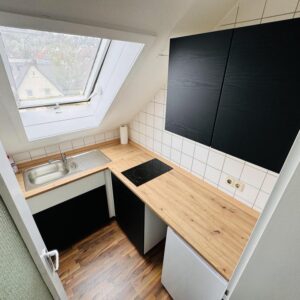 Stylische, voll möblierte 2,5-Zimmer-Dachgeschosswohnung in Top-Lage von Plochingen