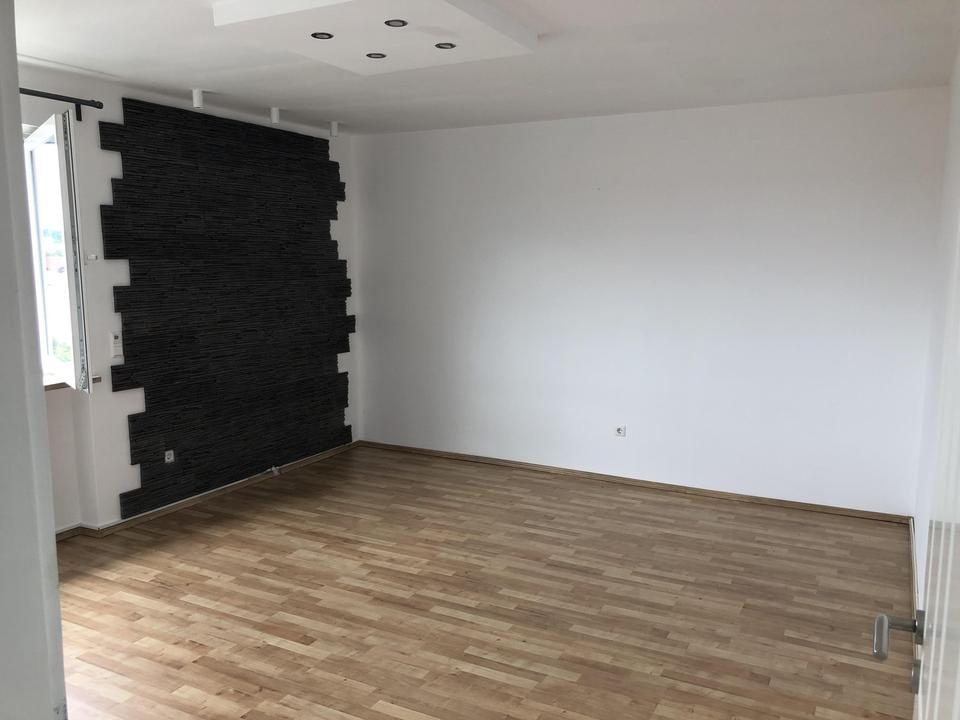 Vermietete, modernisierte 4,5-Zimmer-Wohnung mit Balkon und EBK in Landshut – Bild 8