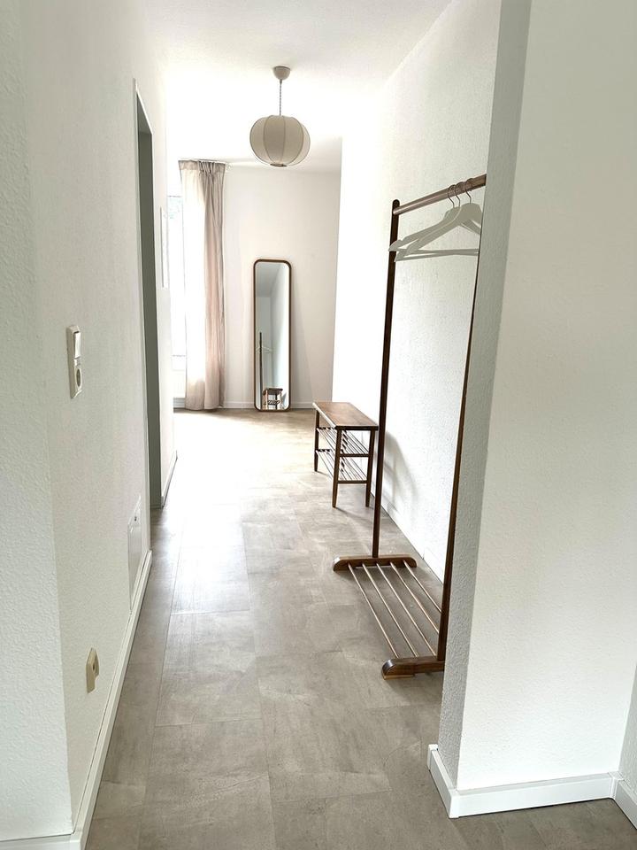 Zentral in Freiburg: 1-Zimmer-Appartement inklusive Küche – Bild 2