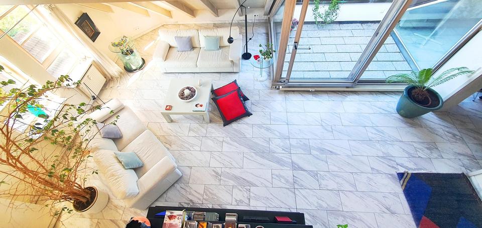 Kapitalanlage: Hochwertige 3,5-Zimmer-DG-Galeriewohnung mit 2 Balkonen, 2 Bädern, TG – Bild 3