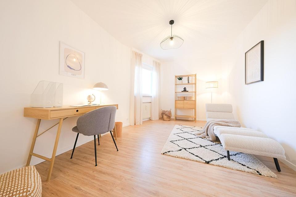 Sofort einziehen und wohlfühlen! Frisch sanierte 3-Zimmer Wohnung mit Panorama-Blick! – Bild 4