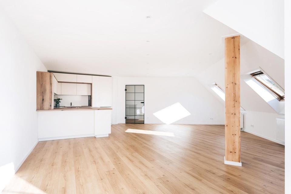 Helle Zwei-Raum-Wohnung mit offener Wohnküche in Top-Lage!