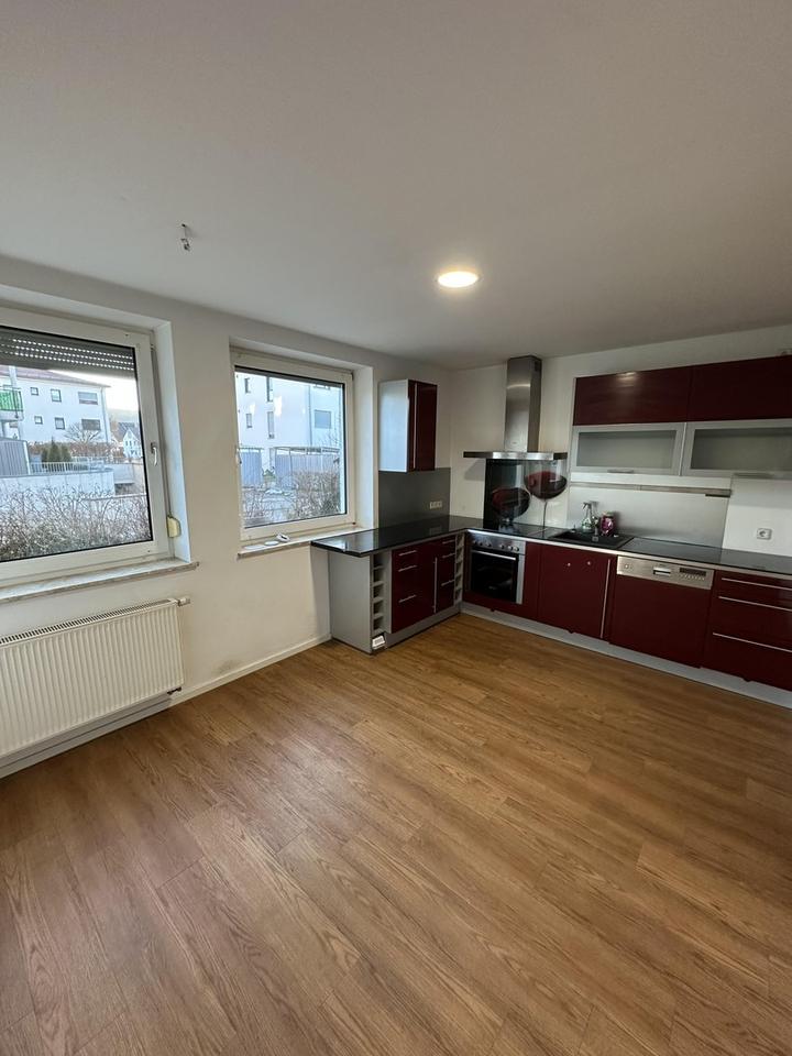 142 m² Wohnfläche - 4 Zimmer Wohnung in Berching inkl. EBK, 2 Stellplätze
