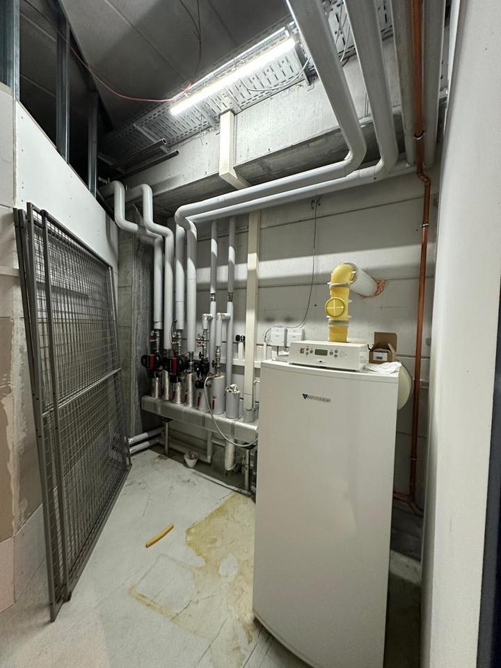 Büro/Soz. R. 206m², Lager-Produktion 750m², Freifl. >5000m² (Option + CNC Zerspanung ca.400m² – Bild 14