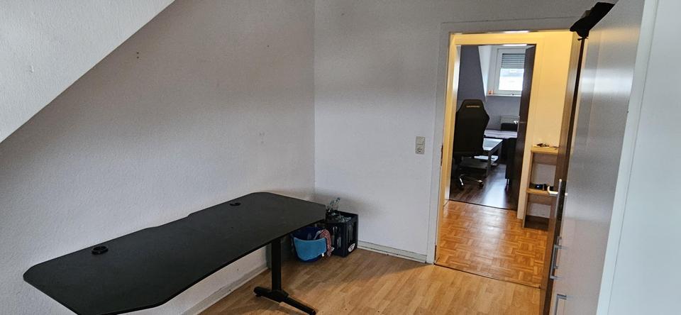 Attraktive Dachgeschosswohnung in Miesenheim – frei ab 01.02.2026 – Bild 2