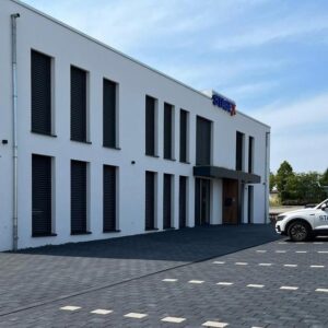 Lichtdurchfluteter Büroraum zu vermieten