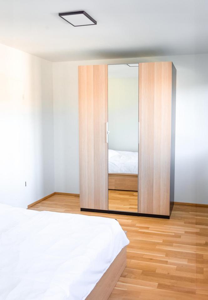 *wunderschönes Wohnambiente, 4 Zi, ca. 108 m², inkl. EBK, lux. Möblierung u. Balkon, zentrumsnah* – Bild 8