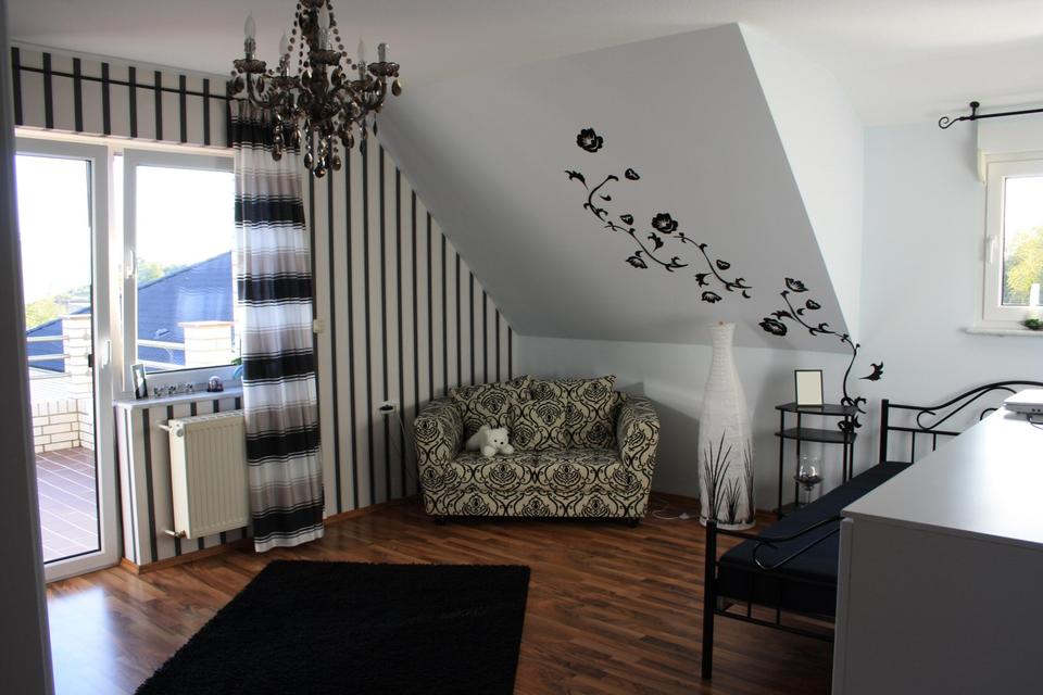 Großzügiges Einfamilienhaus mit Betriebshalle 10x18m – Bild 3