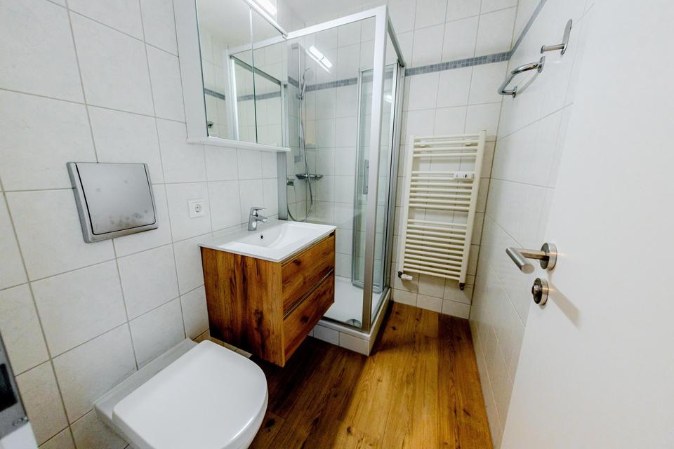 NEU renovierte Wohnung Kurzone 1 mit Balkon und TG Stellplatz – Bild 9