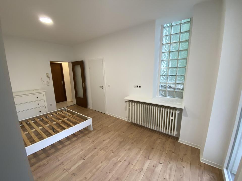 1,5-Zimmer-Apartment renoviert und neu möbliert, super zentral! – Bild 2