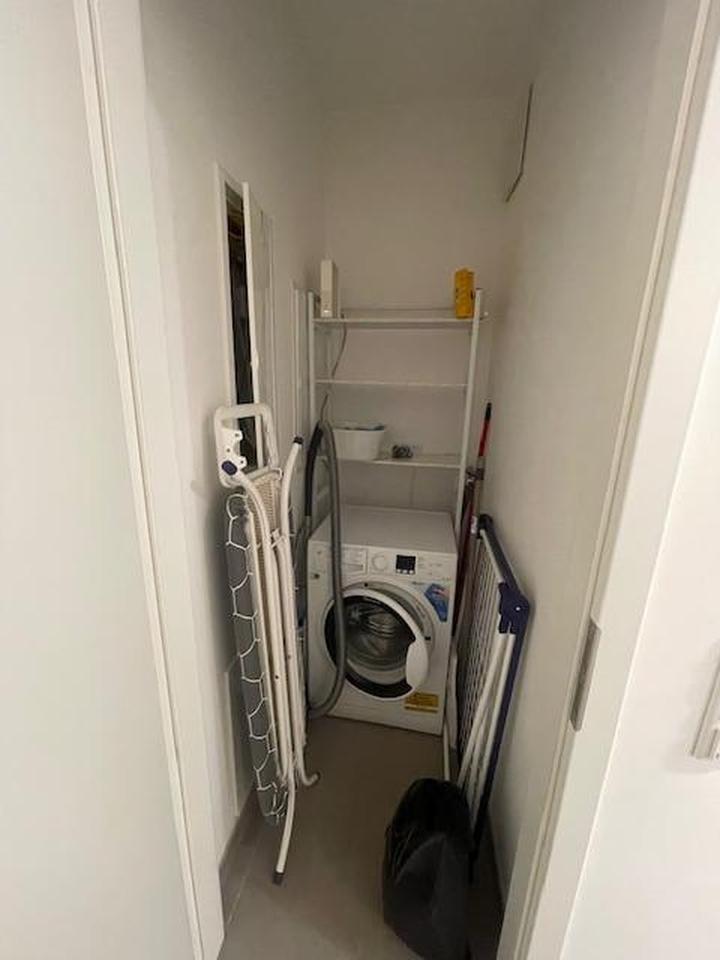 Stilvolle, neuwertige 1,5-Zimmer-Erdgeschosswohnung mit Einbauküche in Frankfurt am Main – Bild 8