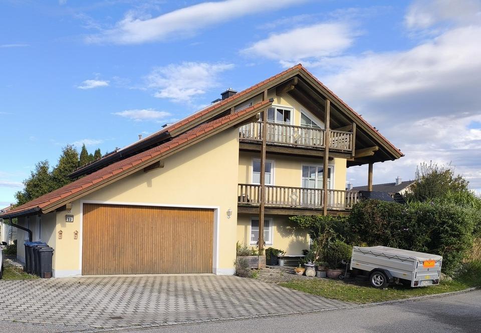 Zweifamilienhaus Gartenwohnung mit Einliegerwohnung, Terrasse & Garage in ruhiger Traumlage