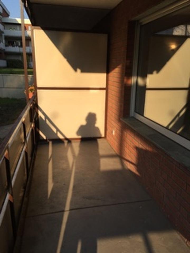 Schöne helle 1-Raumwohnung ruhig gelegen mit Kleiner Küche und Teilmöbiliert – Bild 10