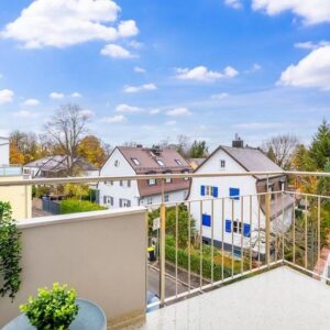 Frisch sanierte 2-ZKB mit West-Balkon & TG-Stellplatz – Provisionsfrei
