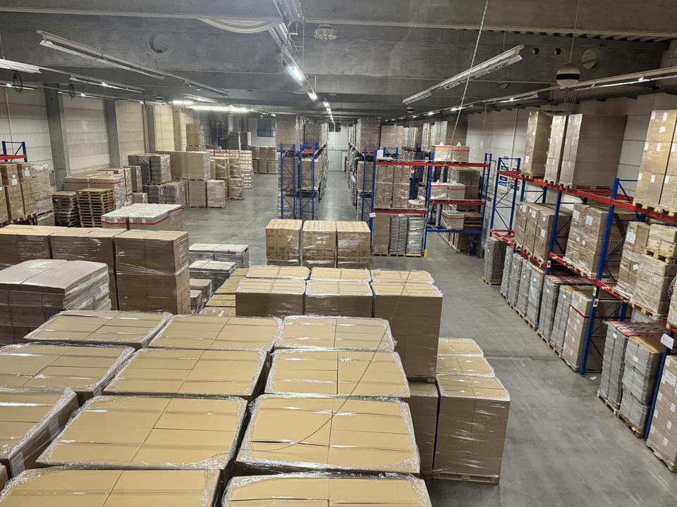 Logistikhalle von 1.700 bis 4.400 m² mit Bürofläche mit Hochregalen – Bild 5