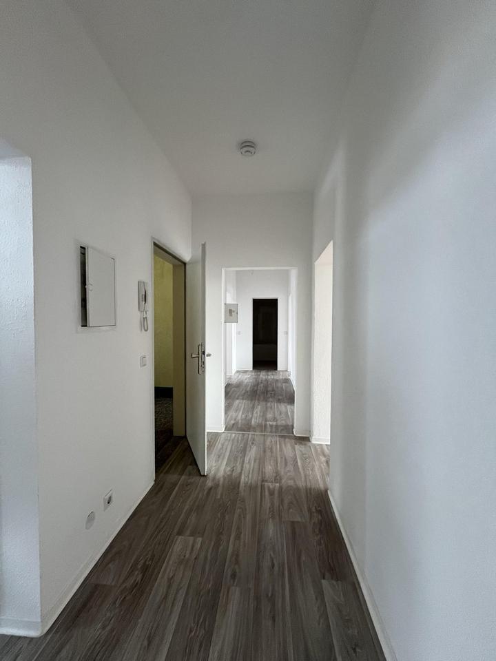 5-Raumwohnung im 2. OG in ruhiger Lage – Bild 3