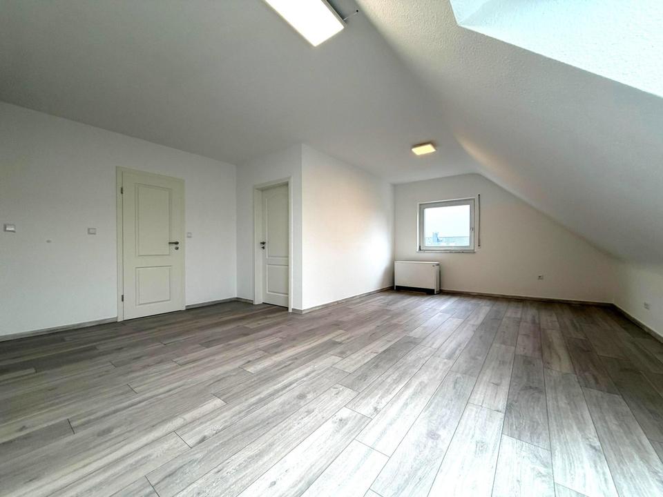 Schöne 3-Zimmer DG-Wohnung inkl. Küche * in Rheinstetten – Bild 2