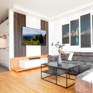 *wunderschönes Wohnambiente, 4 Zi, ca. 108 m², inkl. EBK, lux. Möblierung u. Balkon, zentrumsnah*