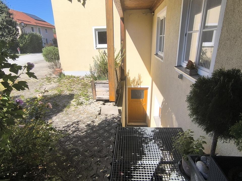 Zweifamilienhaus Gartenwohnung mit Einliegerwohnung, Terrasse & Garage in ruhiger Traumlage – Bild 4