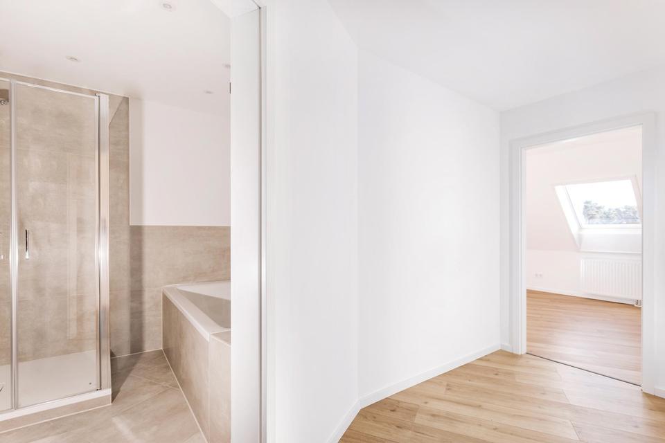 Helle Zwei-Raum-Wohnung mit offener Wohnküche in Top-Lage! – Bild 16