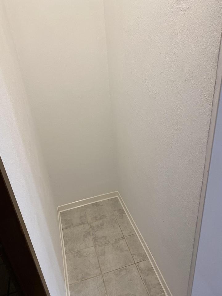 1,5-Zimmer-Apartment renoviert und neu möbliert, super zentral! – Bild 10