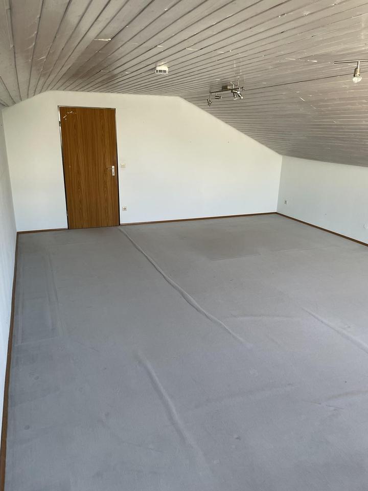 Großzügiges, helles Einfamilienhaus mit Einliegerwohnung, Massivbauweise, Sackgassenlage – Bild 34