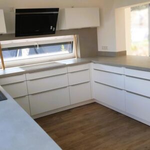 Terassenwohnung mit Kamin, Küche, 2 Stellpl, Gebäudeservice inkl.