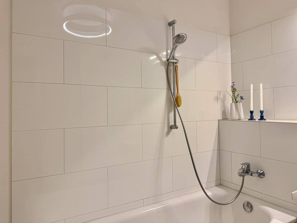 All-Inclusive-Miete: Vollmöbliertes WG-Zimmer mit exklusivem Balkon & Aufzug in Neubau-Siedlung! – Bild 37