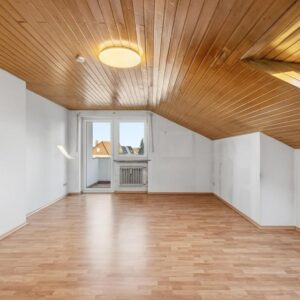 Sofort einziehen! Helle, lichtdurchflutete 3-4 Zimmer Wohnung in top Lage in Neutraubling