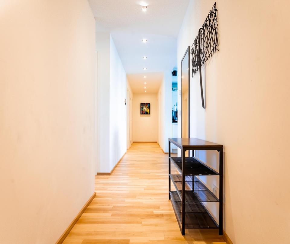 *wunderschönes Wohnambiente, 4 Zi, ca. 108 m², inkl. EBK, lux. Möblierung u. Balkon, zentrumsnah* – Bild 13