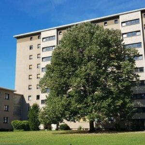 sofort einzugsbereit, kpl. renovierte 3 Zimmerwohnung im 1. OG, ohne Maklerkosten